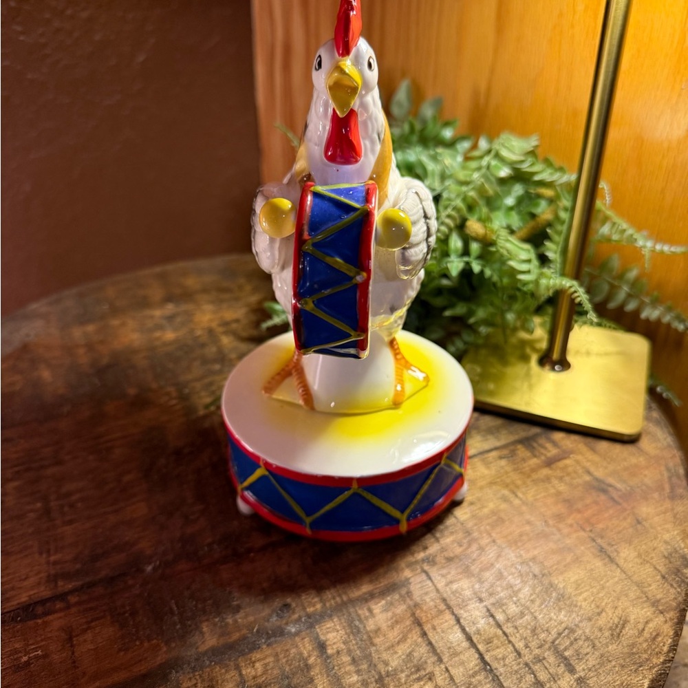 Vintage 1979 Berman & Anderson Japan Cockerel Chicken Drum Music Box. - Picture 4 of 5